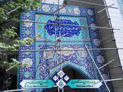 کاشی طرح چهارده معصوم سردر ورودی مسجد